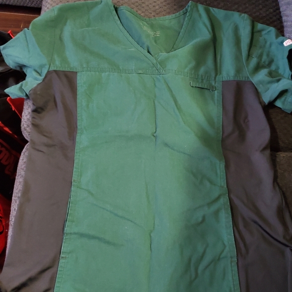 Scrub top - Picture 1 of 1